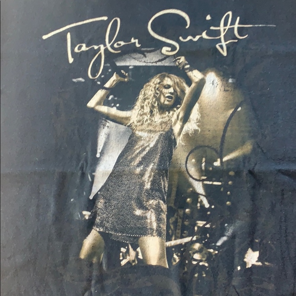 Taylor Swift band tee